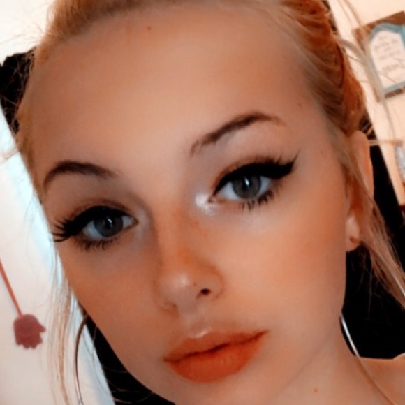 Meet your Posher, Taylor - Picture 1 of 1